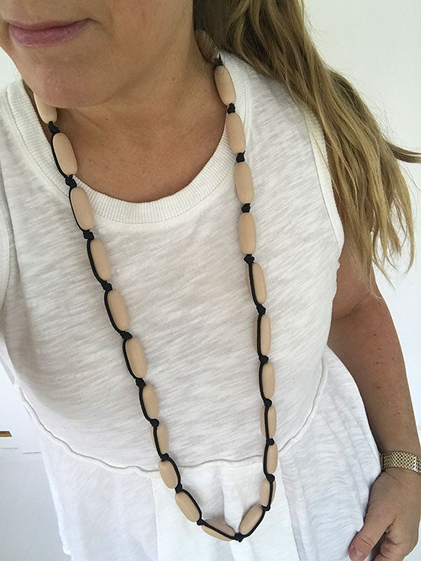 Evie Marques Midi necklace Caramel on black cord